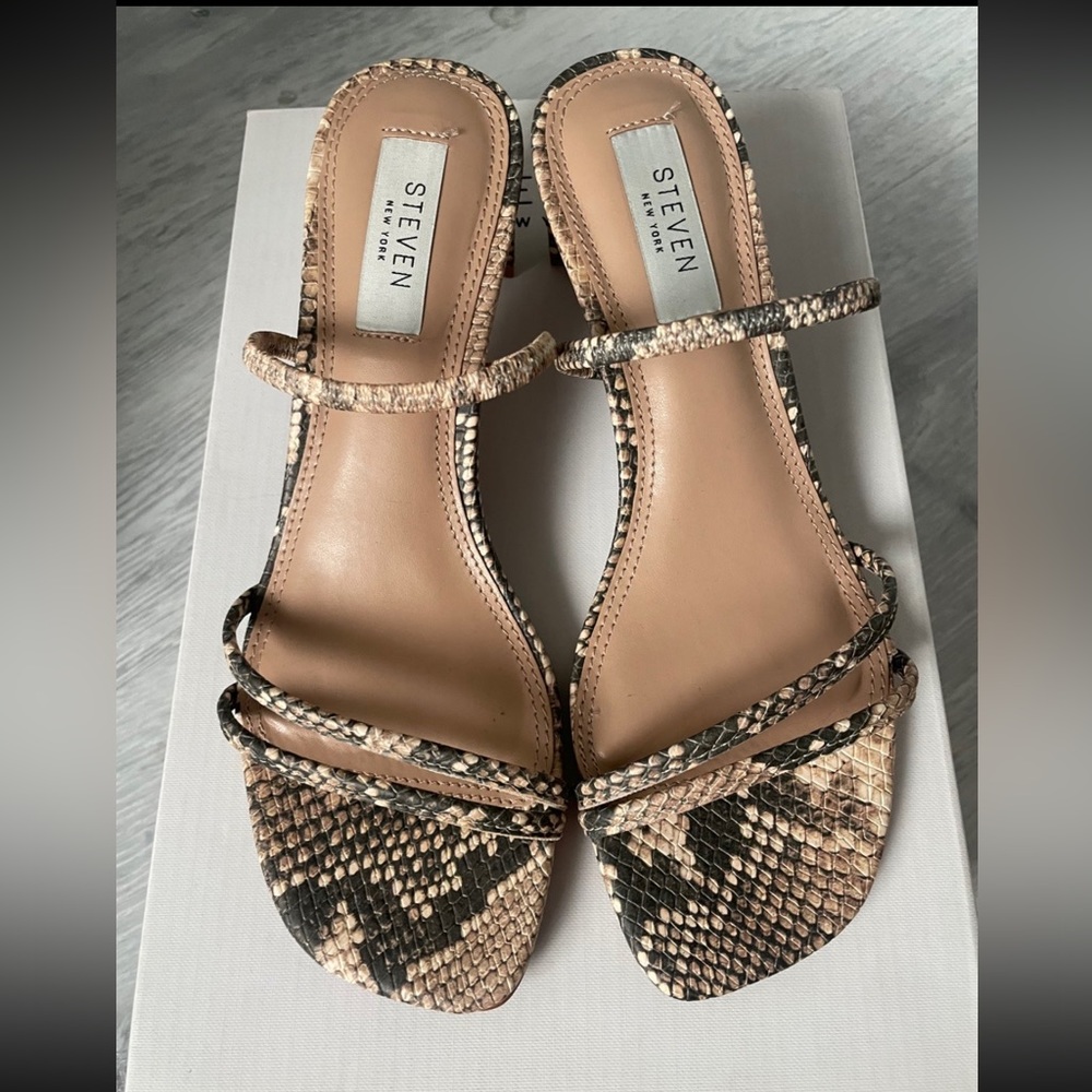 Steve Madden sandal 6.5